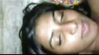 Loira bonita com pei ...