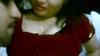 Garota atraente de c ...